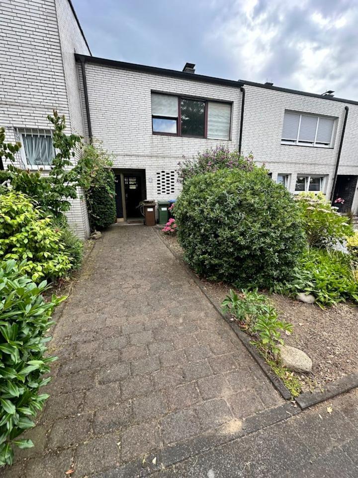 Split-Level Reihenmittelhaus mit Garten und Garage zimmer