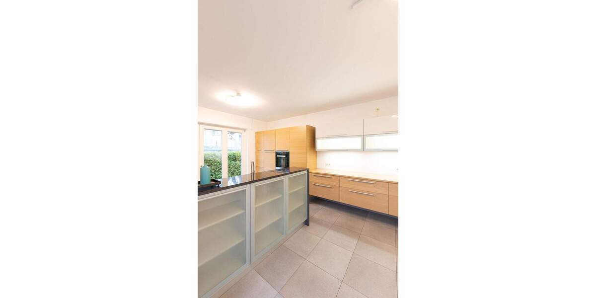 Einfamilienhaus Düsseldorf Gerresheim - 6 Zimmer, 195 m&sup2;, 4.640&euro; | Angebot:24610026