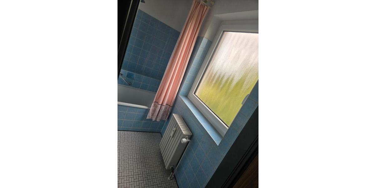 Erdgeschoßwohnung Solingen Wald - 3 Zimmer, 73 m&sup2;, 424&euro; | Angebot:22054018