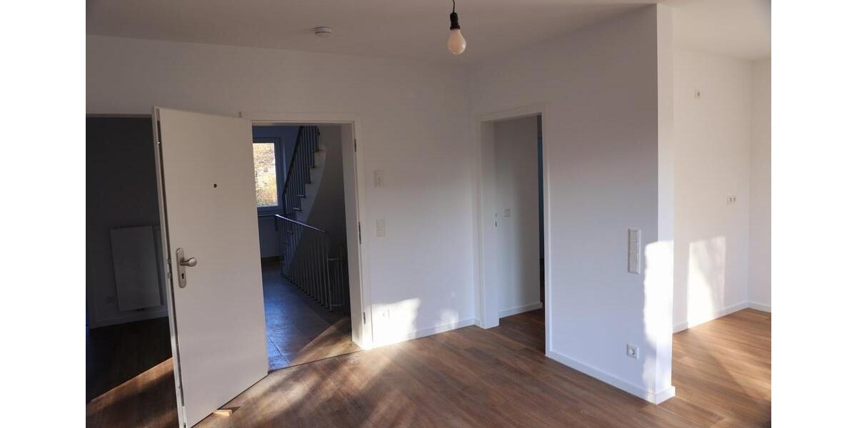 Etagenwohnung Neuss Augustinusviertel - 4 Zimmer, 123 m&sup2;, 1.700&euro; | Angebot:24864864