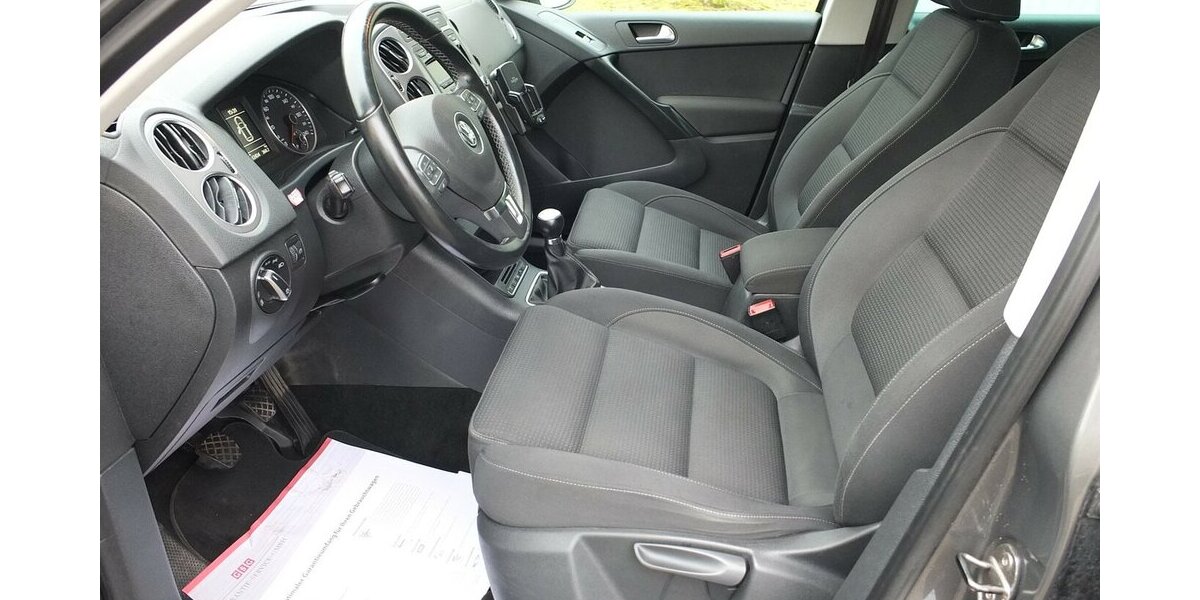 VW Tiguan TEAM orig.ATM ca 52 tkm XENON AHK PARKPILOT 112.432 km 10.908 € Köln 50858