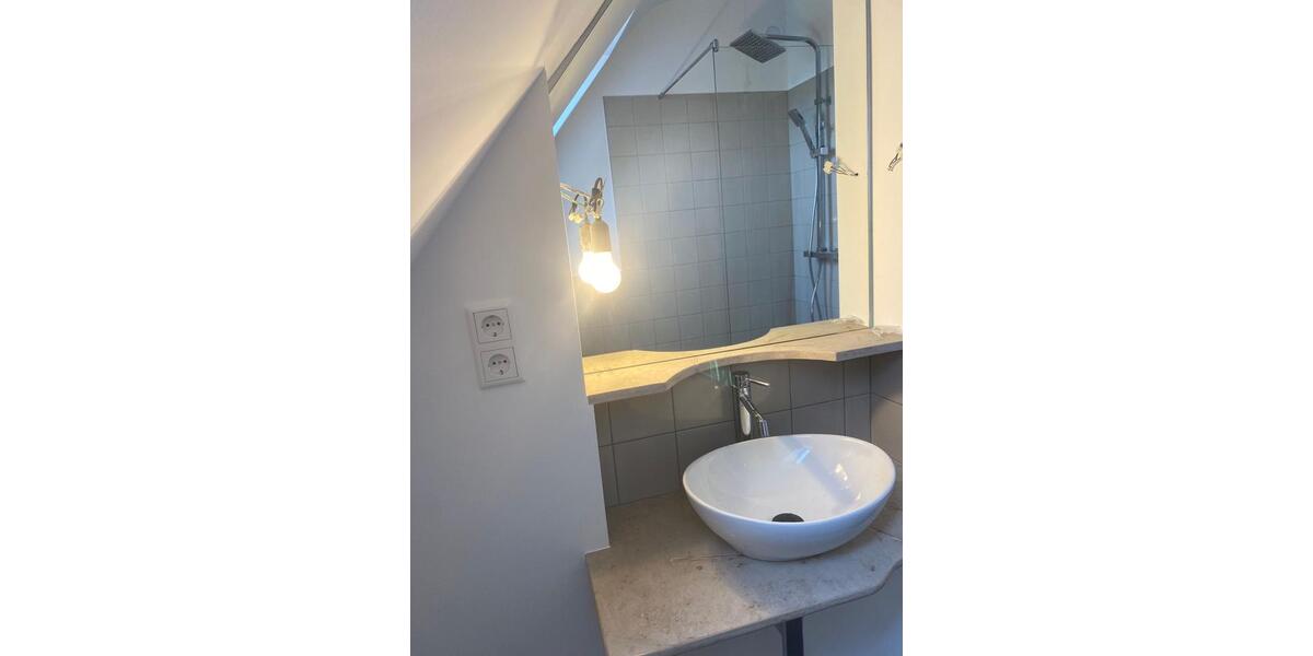 Dachgeschoßwohnung Velbert Pöthen - 2 Zimmer, 50 m&sup2;, 600&euro; | Angebot:27625969