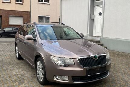 Skoda Superb 271.763 km 5.500 € Solingen 42655