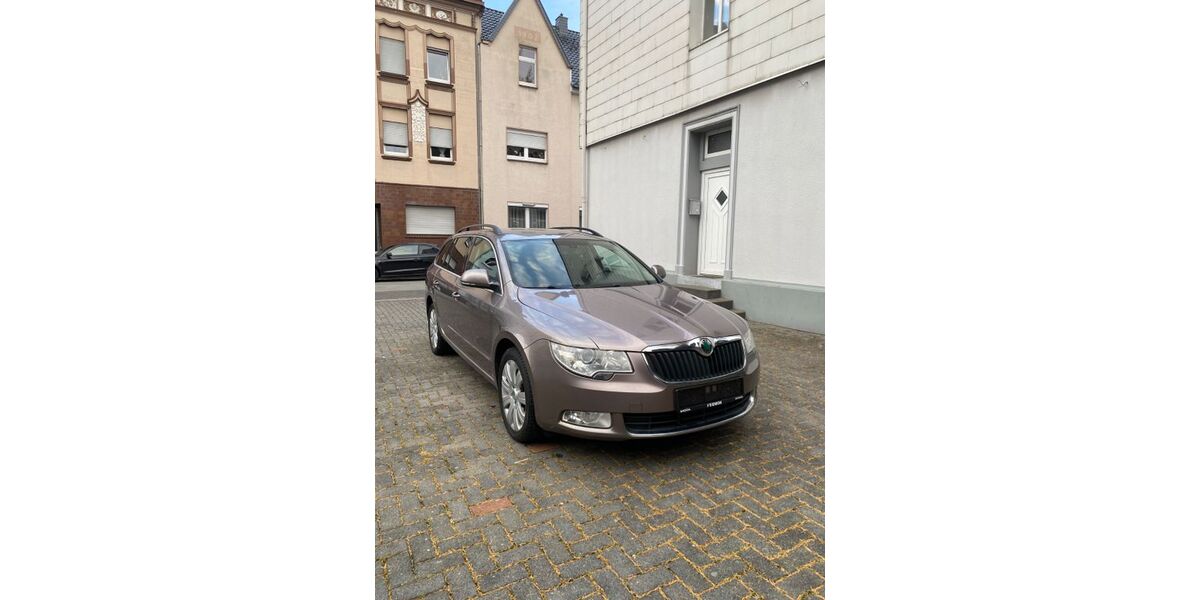 Skoda Superb 271.763 km 5.500 € Solingen 42655