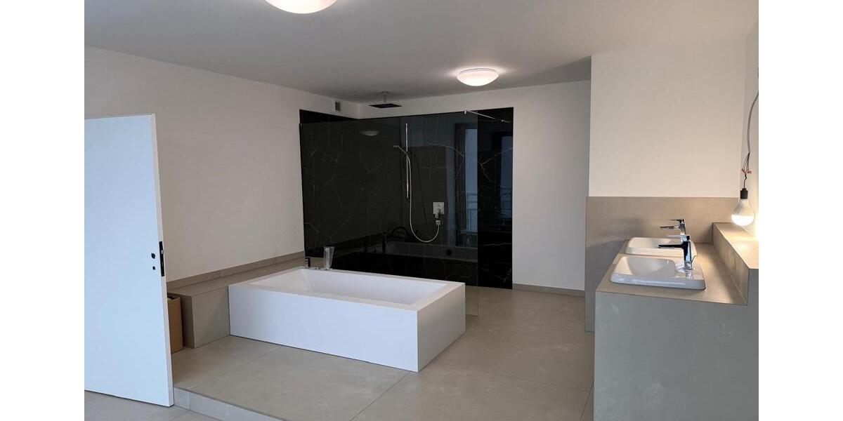 Etagenwohnung Wuppertal Dönberg - 3.5 Zimmer, 150 m&sup2;, 2.200&euro; | Angebot:24335717