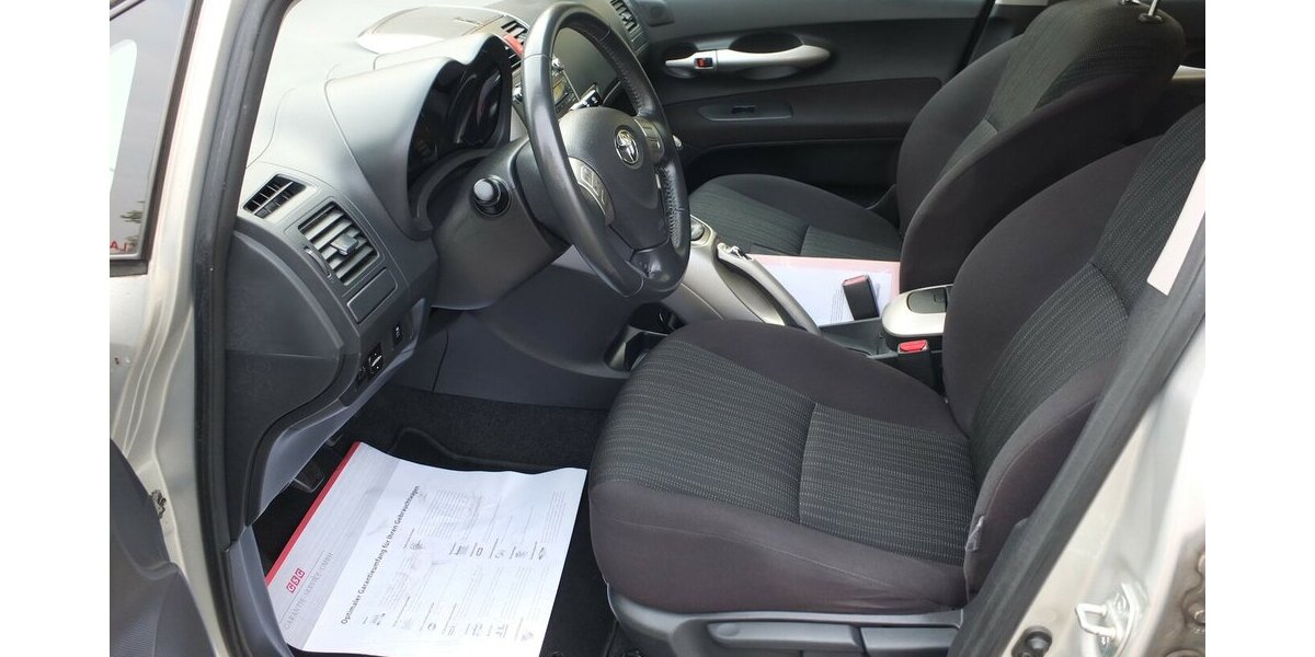 Toyota Auris 1.6i BLACK WEEK 25: SOL ALLE INSPEKTIONEN GA 174.885 km 4.908 € Köln 50858