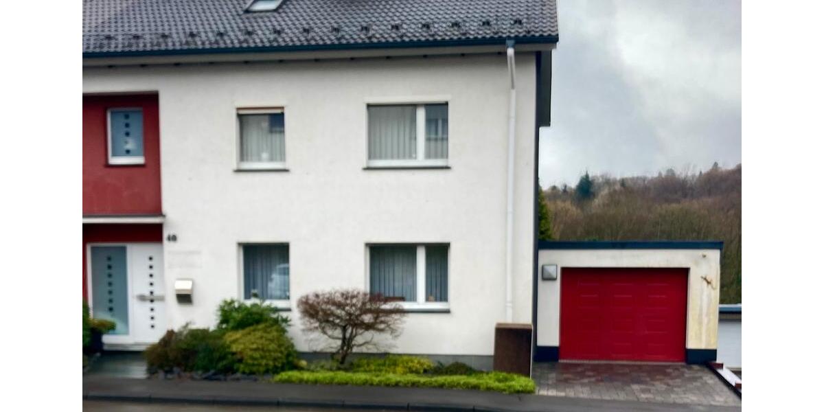 Doppelhaushälfte Remscheid Reinshagen - 8 Zimmer, 130 m&sup2;, 1.400&euro; | Angebot:25961564