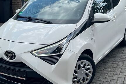 Toyota Aygo (X) 135.600 km 7.700 &euro; Bergisch Gladbach 51469