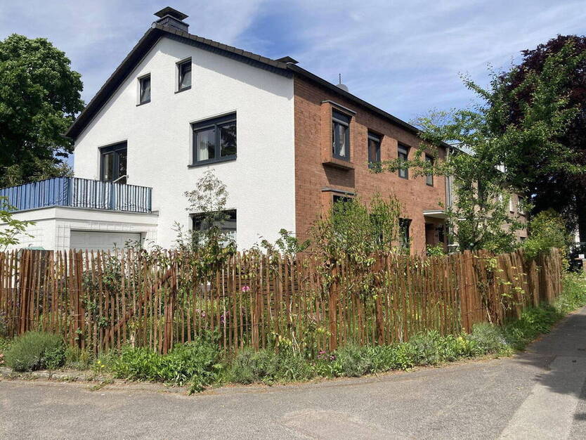 Hübsches, geräumiges und gepflegtes Zweifamilienhaus in Köln Vogelsang