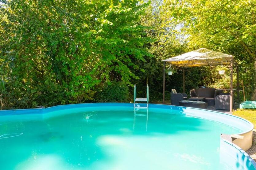 Freundliches 5,5-Zimmer-Haus mit Terrasse, Kamin, Pool und Sauna