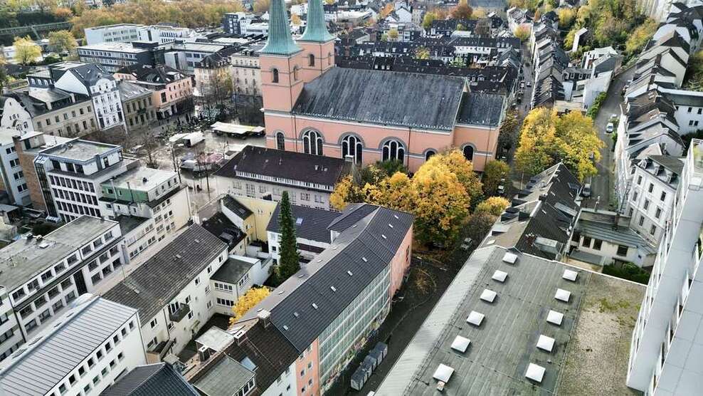 Haus zum Kaufen in Wuppertal 2.950.000 € 1968 m² 62 zimmer