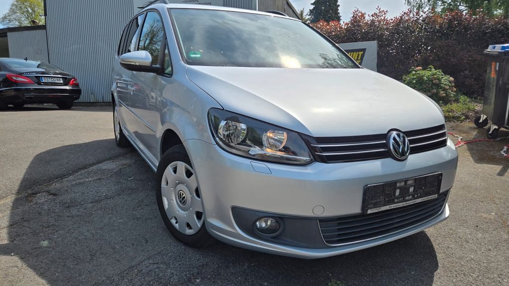 VW Touran 105.700 km 8.390 &euro; Remscheid 42859