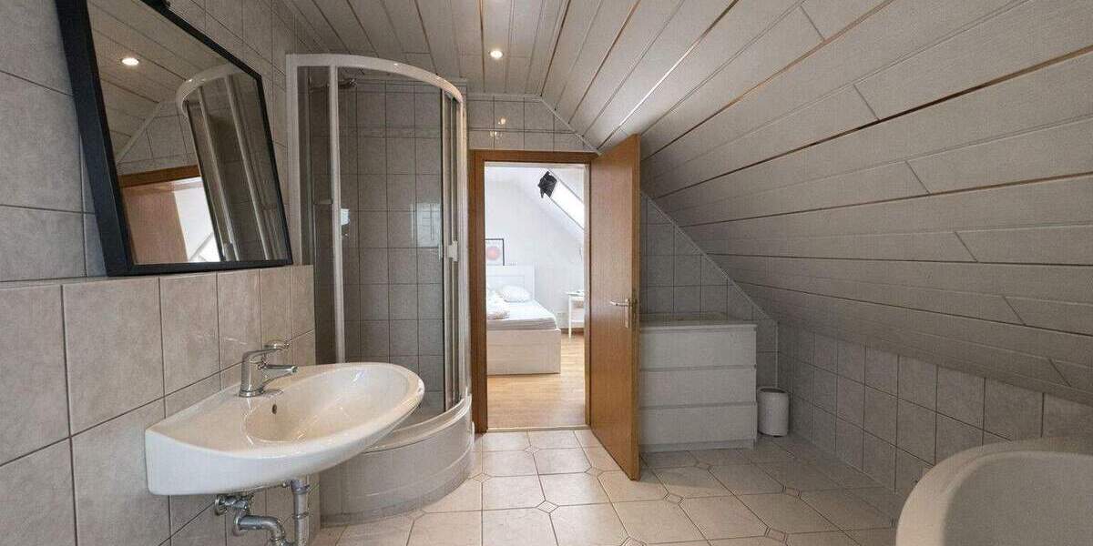 Etagenwohnung Hilden Forstbach - 3 Zimmer, 120 m&sup2;, 389.000&euro; | Angebot:24424456