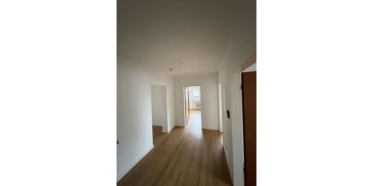 Etagenwohnung Remscheid Lüttringhausen - 3 Zimmer, 93 m&sup2;, 750&euro; | Angebot:24962477