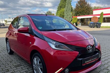 Toyota Aygo (X) 56.645 km 10.990 € Köln 50859