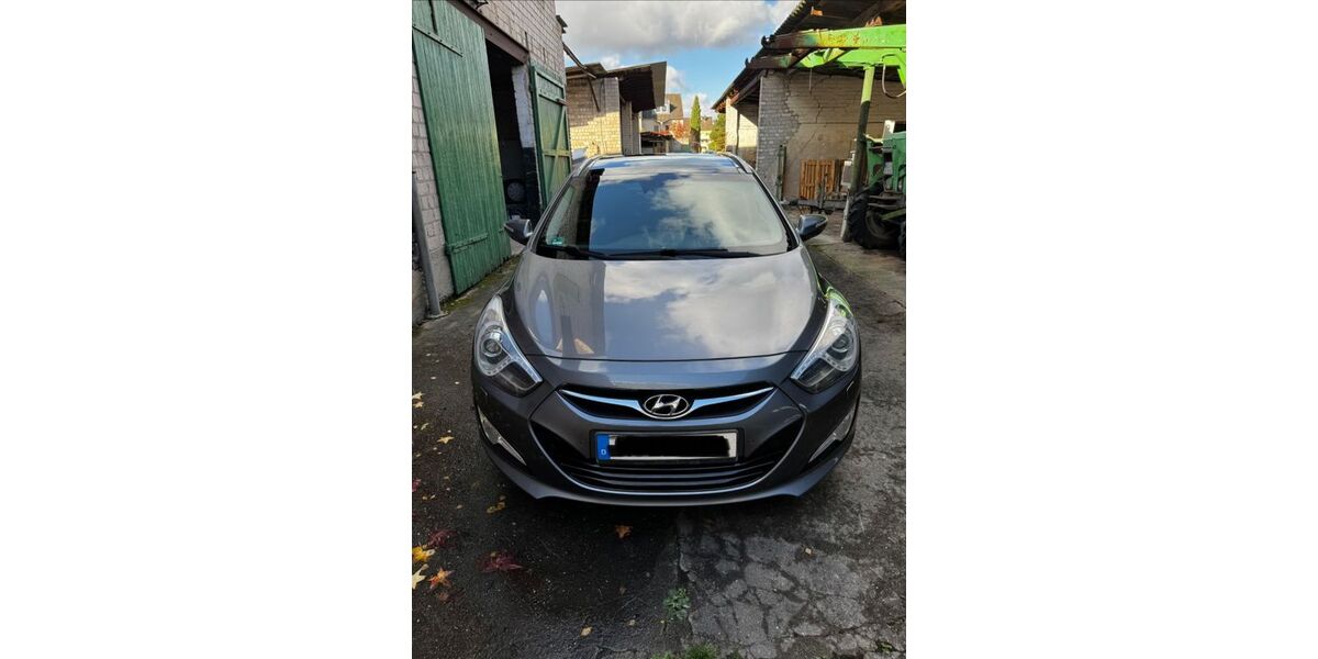 Hyundai i40 147.300 km 9.100 &euro; Köln 50999