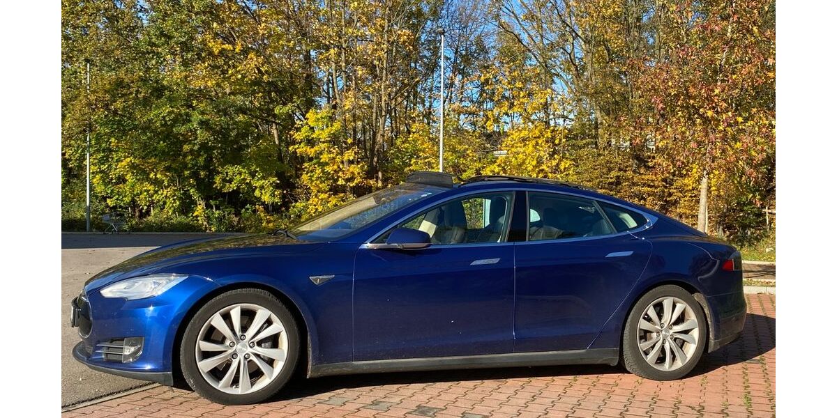 Tesla Model S 247.250 km 16.000 &euro; Düsseldorf 40472