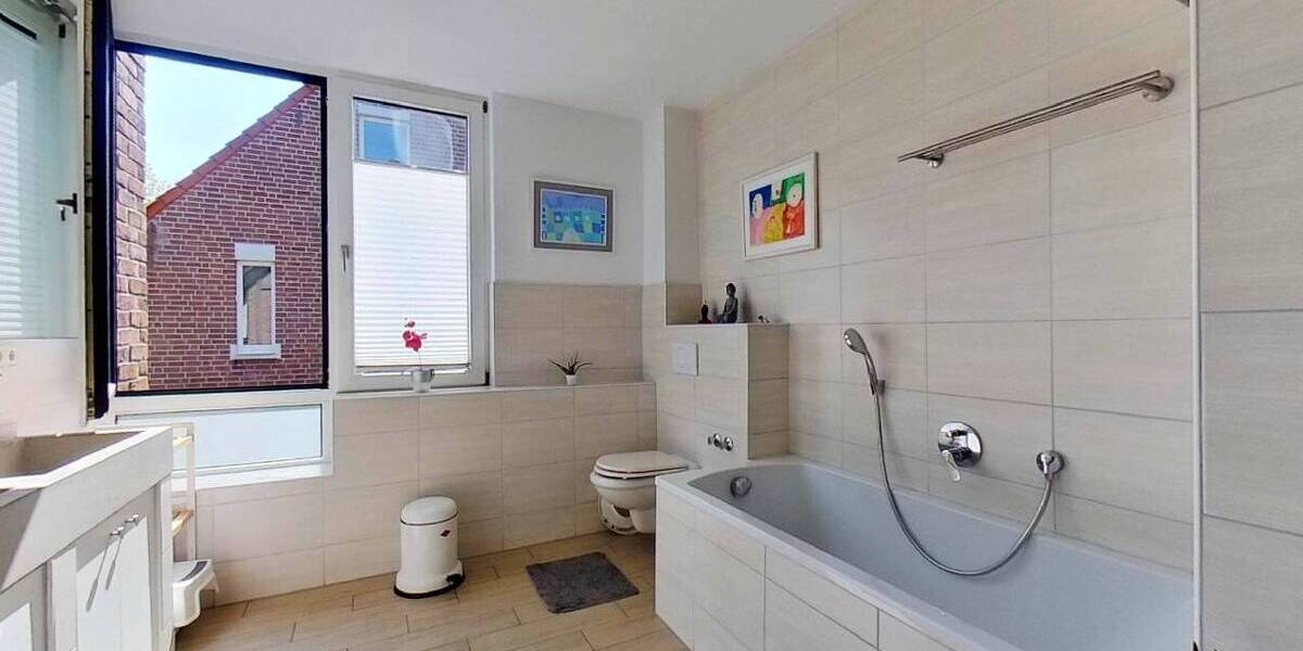 Einfamilienhaus Neuss Furth-Mitte - 9 Zimmer, 302 m&sup2;, 1.250.000&euro; | Angebot:23939467