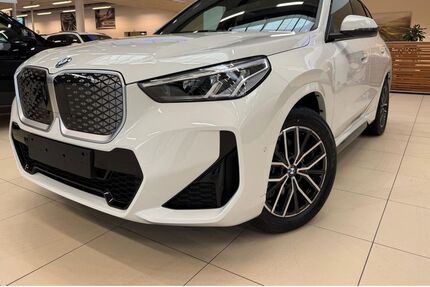 BMW iX1 1.001 km 46.900 &euro; Solingen 42719