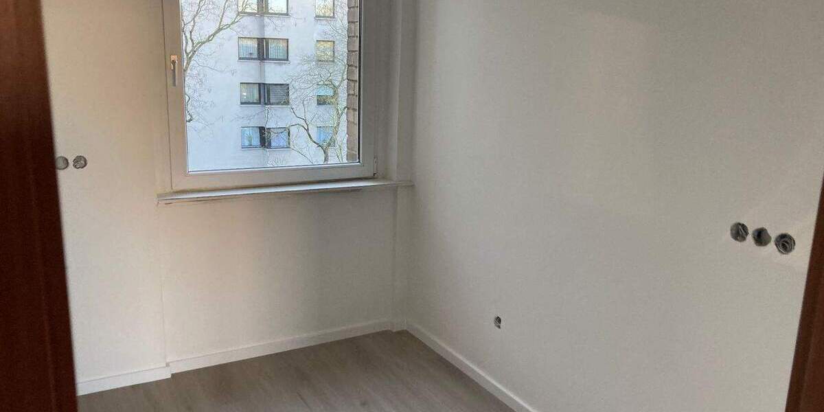 Etagenwohnung Köln Seeberg - 4 Zimmer, 80 m&sup2;, 832&euro; | Angebot:25801105