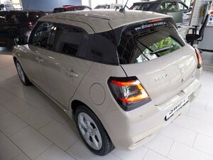 Suzuki Swift Dualjet Hybrid Comfort Kam ACC DAB+ 2.900 km 18.390 € HAAN 42781