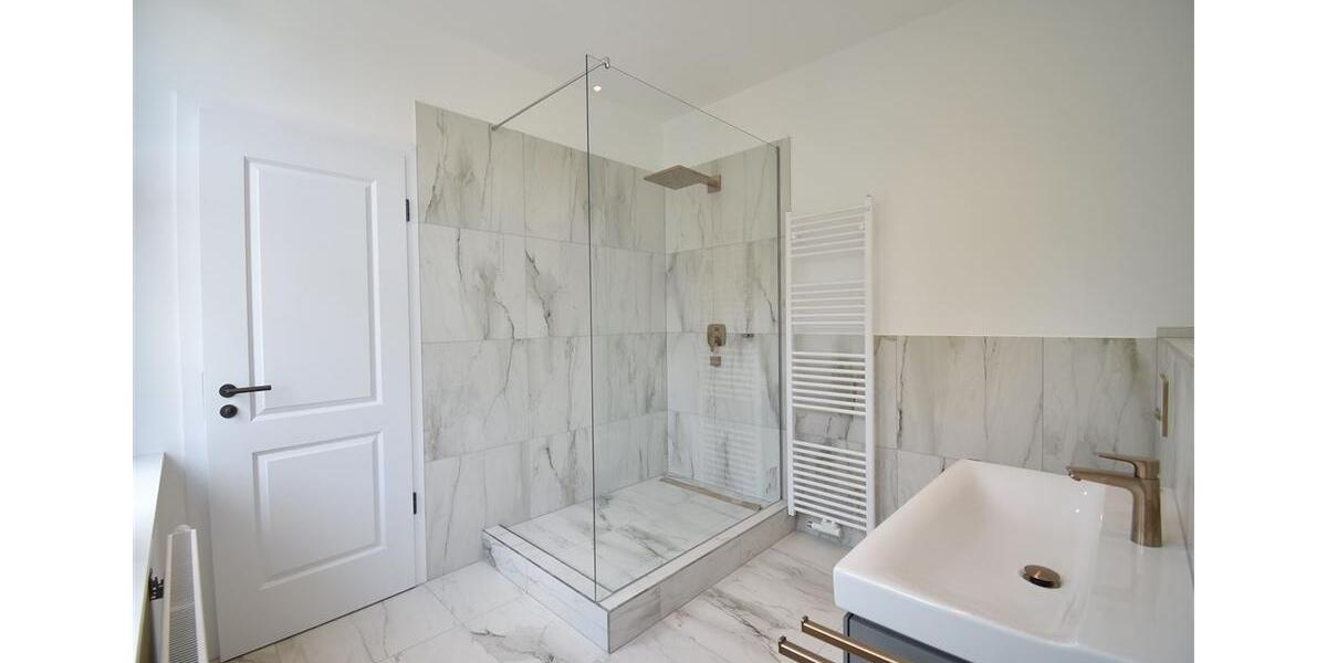 Etagenwohnung Düsseldorf Niederkassel - 3 Zimmer, 116 m&sup2;, 2.400&euro; | Angebot:22129478