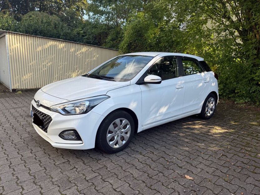 Hyundai i20 89.000 km 13.600 € Leverkusen 51375