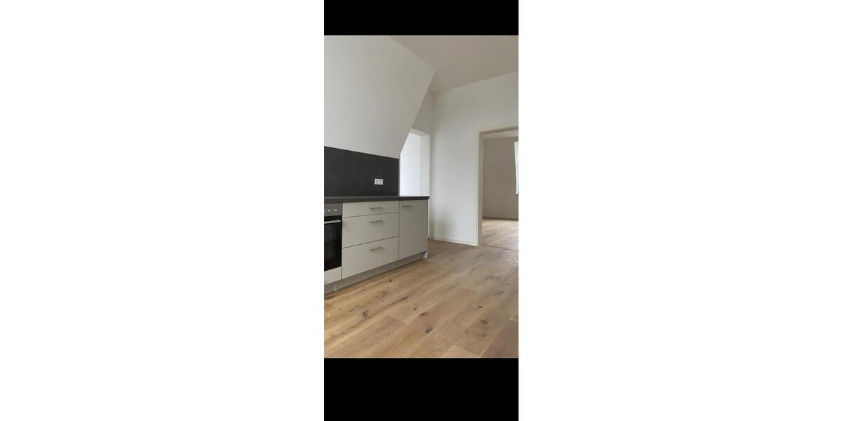 Dachgeschoßwohnung Wuppertal Gemarkung Nächstebreck - 2 Zimmer, 70 m&sup2;, 950&euro; | Angebot:24851453