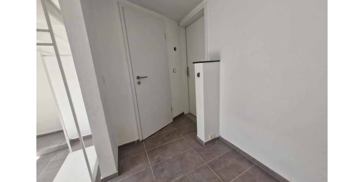 Dachgeschoßwohnung Köln Mülheim - 2 Zimmer, 27 m&sup2;, 650&euro; | Angebot:25925620