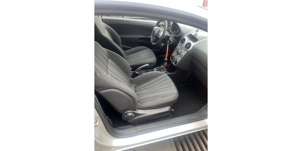 Opel Corsa D 179.000 km 2.500 € Solingen 42651