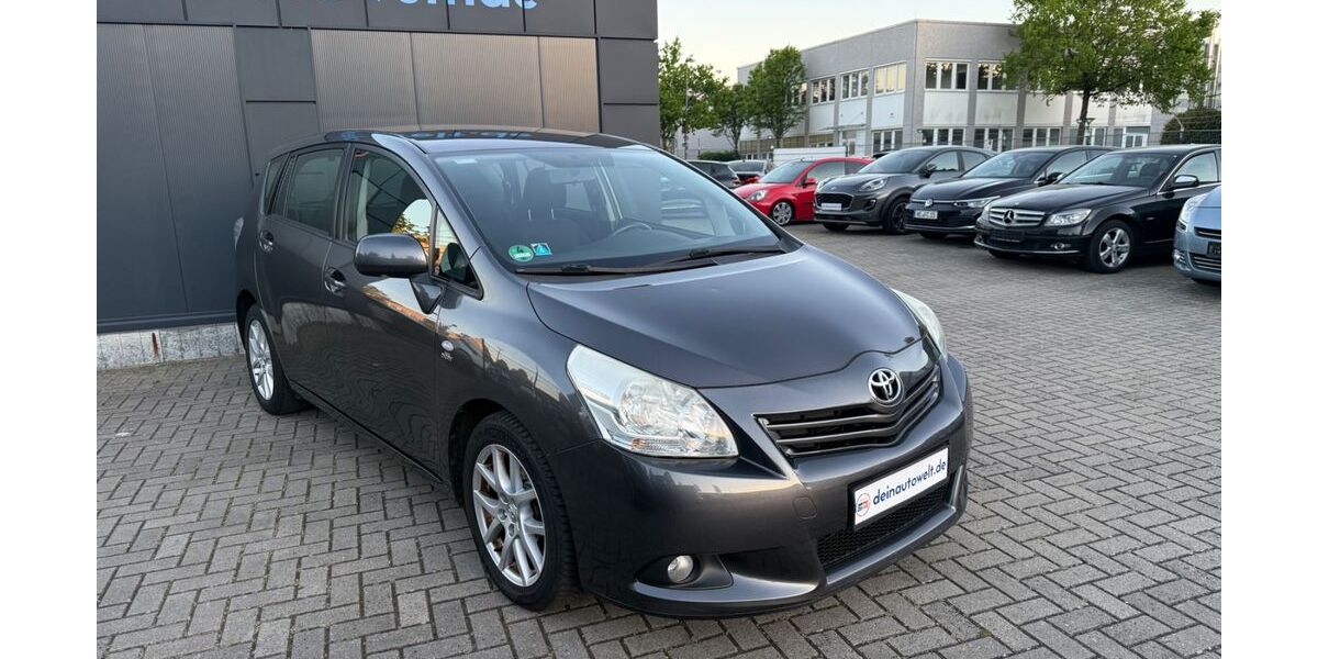 Toyota Verso 182.000 km 6.900 &euro; Dormagen 41540
