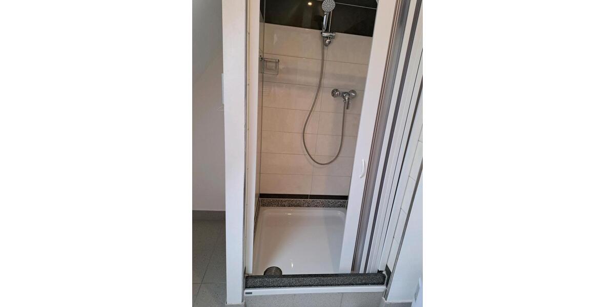 Dachgeschoßwohnung Leverkusen - 1 Zimmer, 45 m&sup2;, 750&euro; | Angebot:24801765