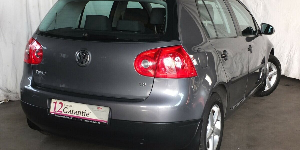 VW Golf BLACK WEEK 25:TRENDLINE KLIMAAUTOMATIK 5-TÜRI 132.115 km 4.498 € Köln 50858