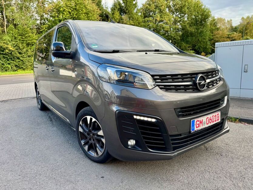 Zafira Life