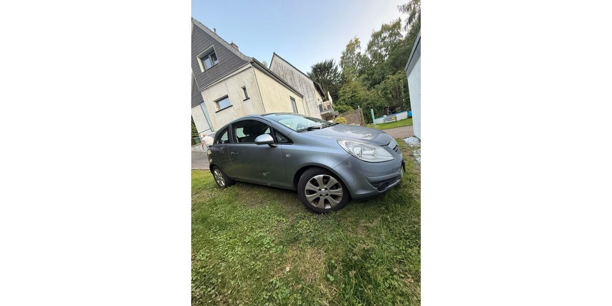 Opel Corsa 92.500 km 2.900 &euro; Overath 51491