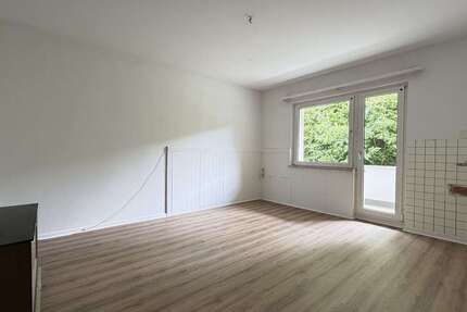 Wohnung Wuppertal Unterbarmen - 2.5 Zimmer, 65 m&sup2;, 590&euro; | Angebot:26605341