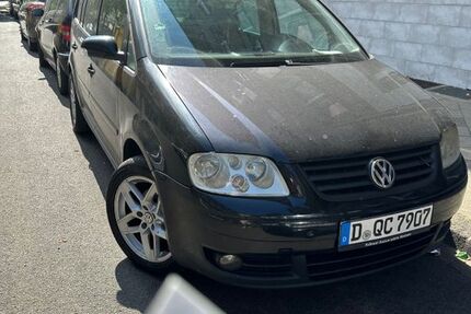 VW Touran 302.000 km 1.450 &euro; Düsseldorf 40227