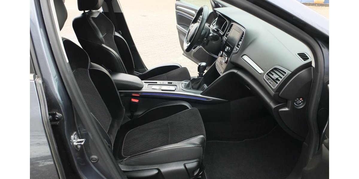 Renault Megane INTENS NAVI EINPARKHILFE KLIMAAUTOMATIK 108.795 km 11.498 &euro; Köln 50858