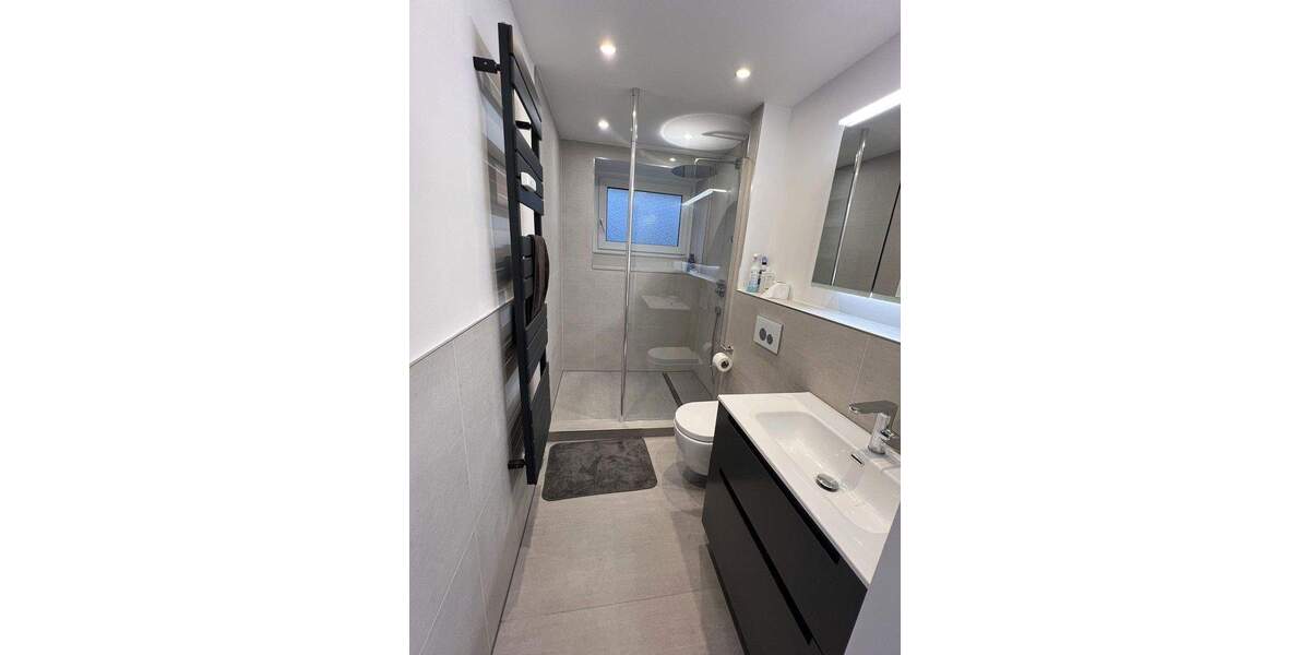 Etagenwohnung Düsseldorf Golzheim - 2 Zimmer, 50 m&sup2;, 1.110&euro; | Angebot:24820738