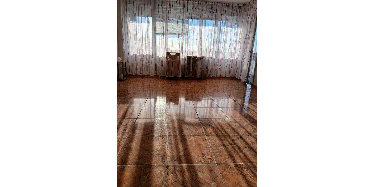 Etagenwohnung Neuss - 4 Zimmer, 108 m&sup2;, 285.000&euro; | Angebot:24874250