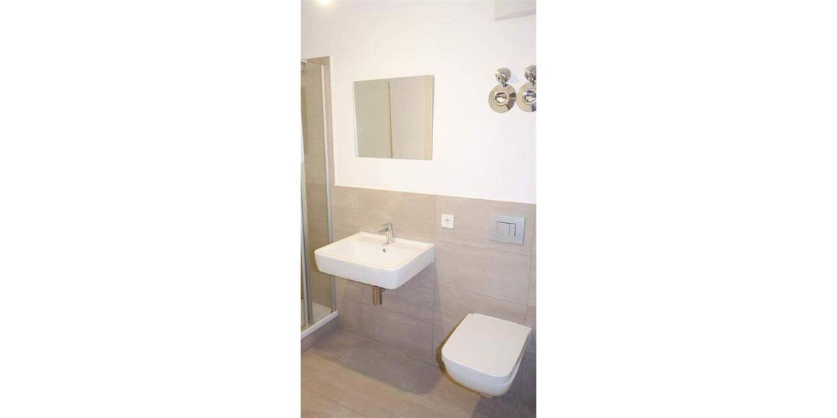 Etagenwohnung Düsseldorf Flingern Nord - 3 Zimmer, 108 m&sup2;, 1.739&euro; | Angebot:24728196