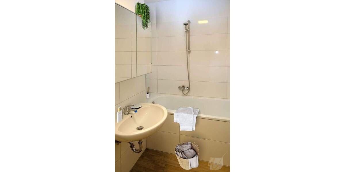 Etagenwohnung Neuss Hammfeld - 2 Zimmer, 60 m&sup2;, 199.000&euro; | Angebot:24698146