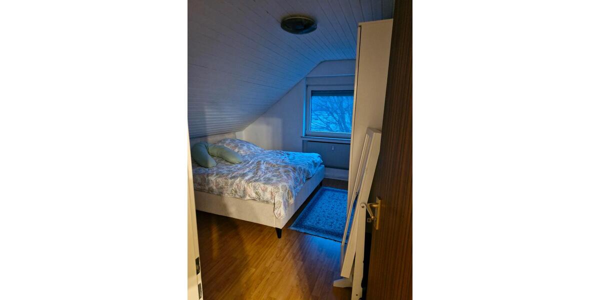 Dachgeschoßwohnung Leverkusen - 1 Zimmer, 58 m&sup2;, 970&euro; | Angebot:24835260