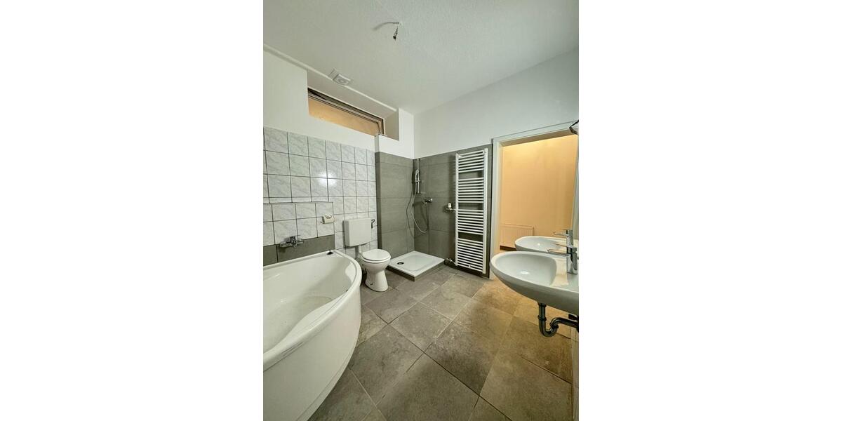 Erdgeschoßwohnung Wuppertal Arrenberg - 3 Zimmer, 101 m&sup2;, 875&euro; | Angebot:24643835