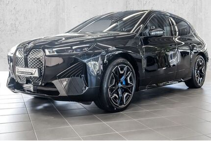 BMW iX 28.996 km 53.995 &euro; Köln-West 50858