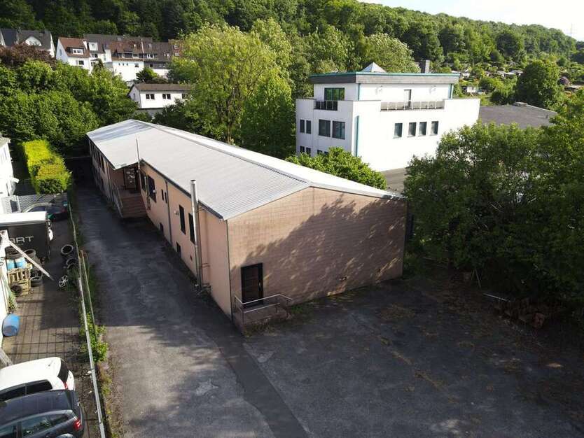 Halle in Wuppertal 800.000 € 750 m²