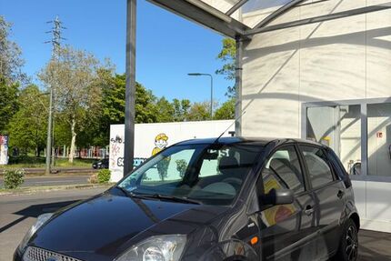 Ford Fiesta 168.000 km 2.500 &euro; Düsseldorf 40227