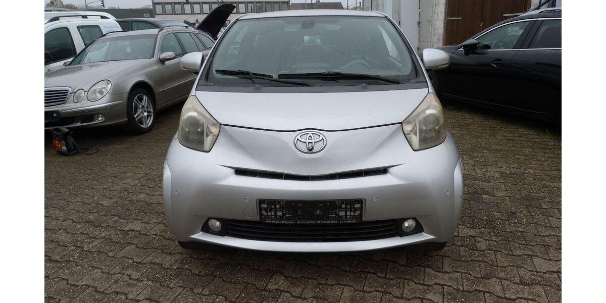 Toyota IQ 222.000 km 3.990 € Düsseldorf 40599