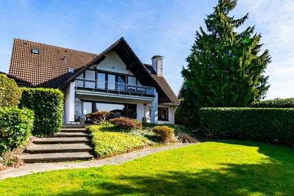 Haus zum Kaufen in Solingen 749.000 € 297.3 m² 7 zimmer