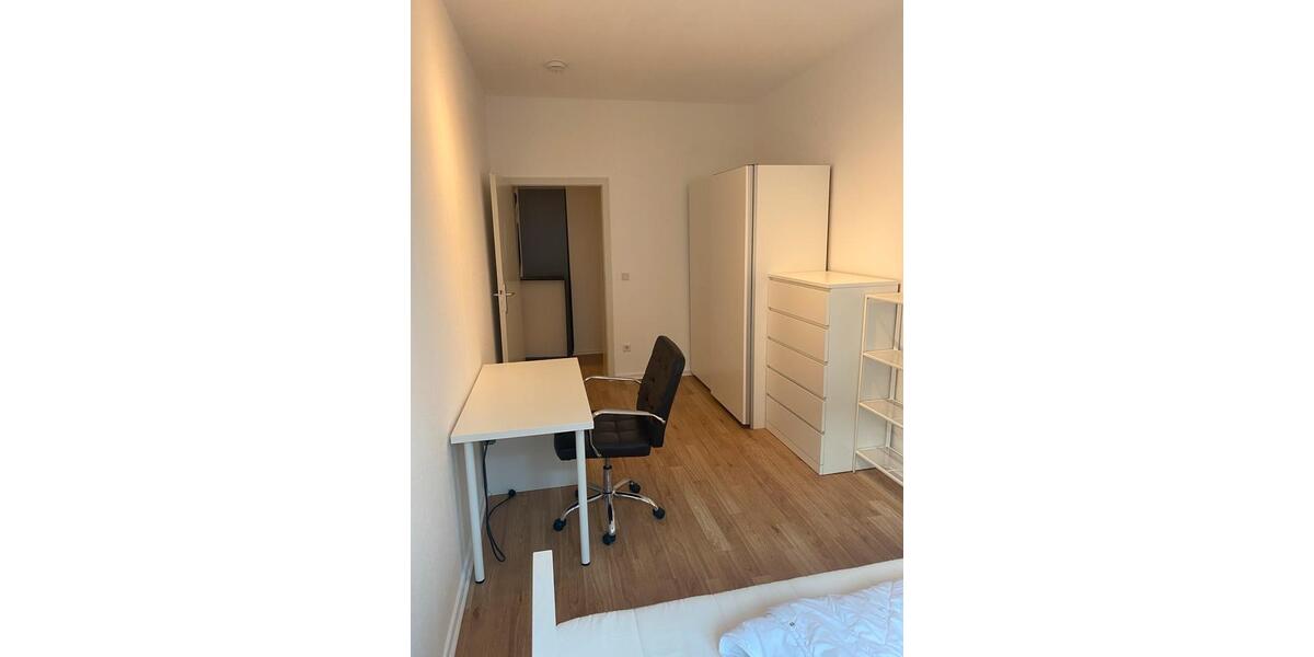 Etagenwohnung Düsseldorf Oberbilk - 3 Zimmer, 67 m&sup2;, 580&euro; | Angebot:24616426